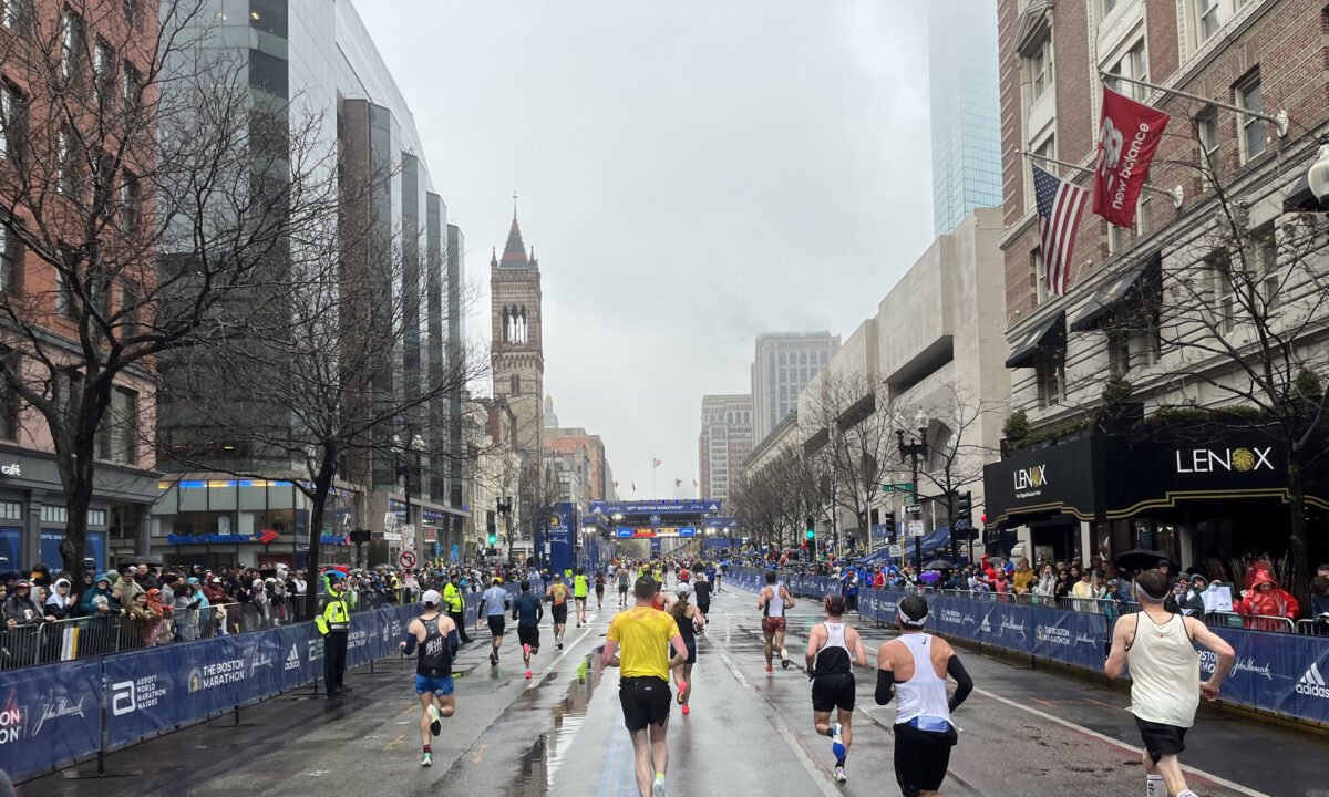 Maratona de Boston 2026 tem corte 4min34s mais rápido que o índice oficial - Imagem do artigo
