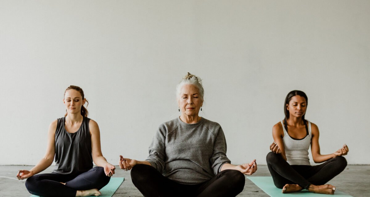 Yoga, respiração e meditação se consolidam como “treino invisível” para aumentar a performance esportiva - Imagem do artigo