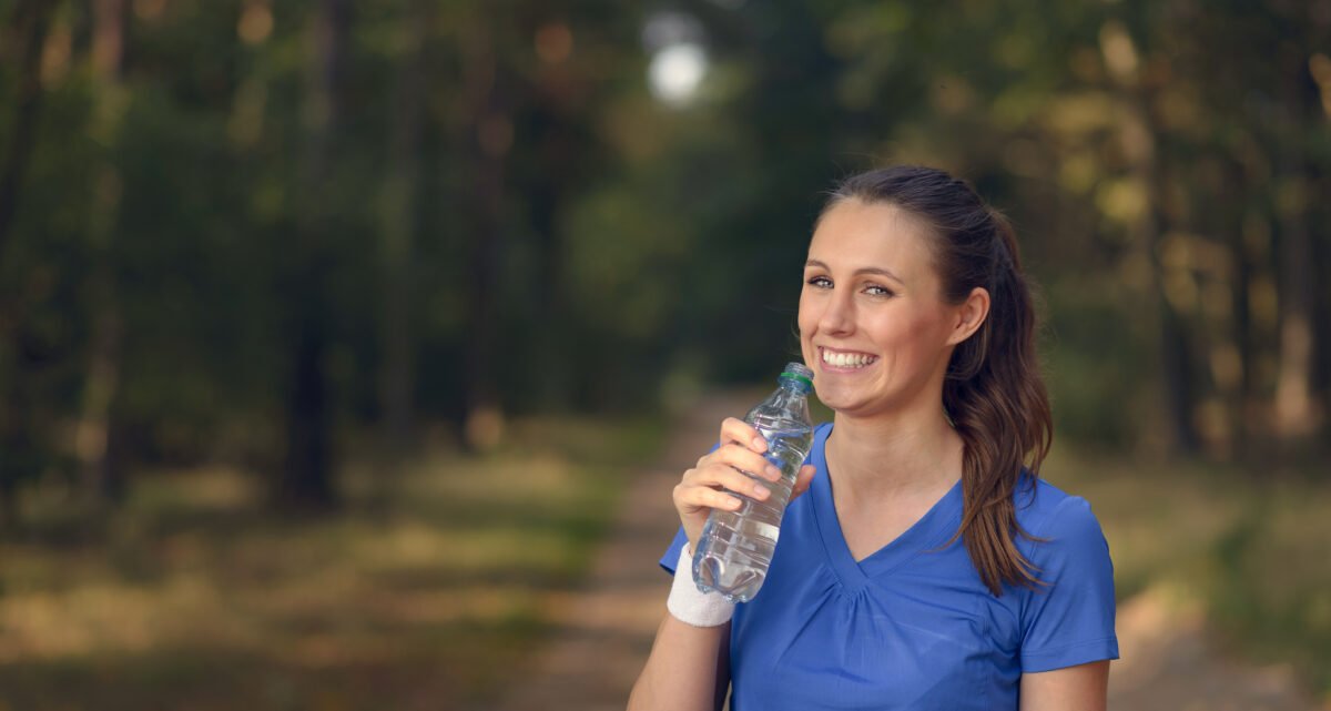 Hidratação adequada protege músculos e articulações e reduz risco de lesões, aponta nutricionista - Imagem do artigo