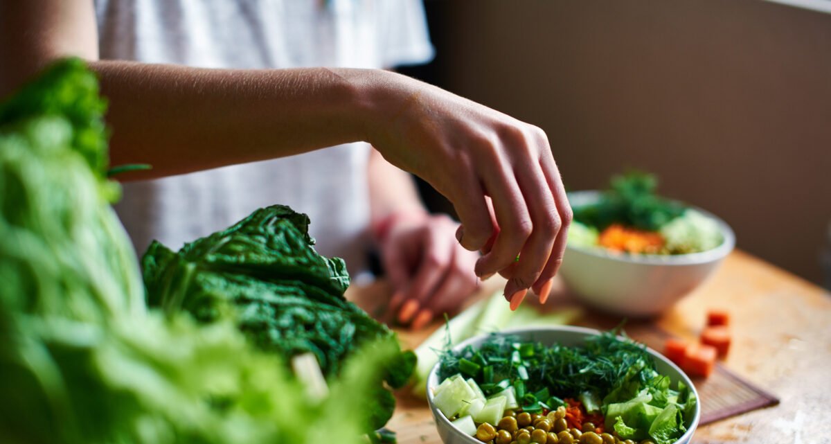Nutrientes certos antes de dormir podem favorecer o sono, aponta nutricionista - Imagem do artigo