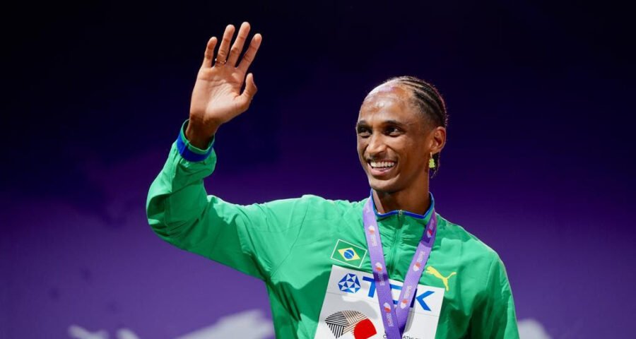 Alison dos Santos disputa título de Atleta da Torcida no Prêmio Brasil Olímpico - Imagem do artigo