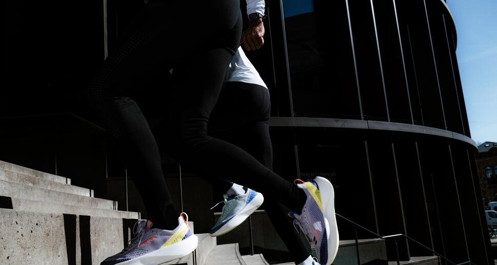 Kiprun conquista ISPO Award 2025 com o Kipnext, primeiro tênis de alta performance sem cola - Imagem do artigo