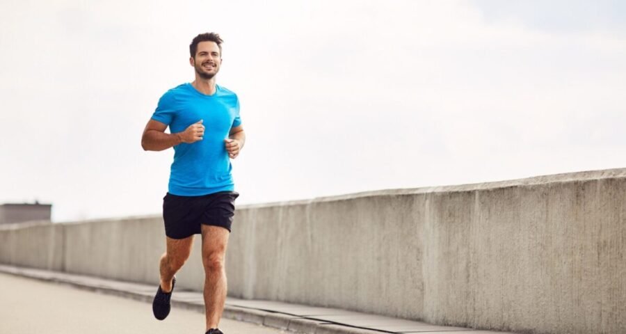 Exercício apenas no fim de semana eleva risco de lesões, alerta especialista - Imagem do artigo