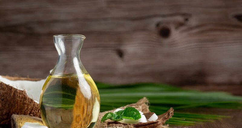 Óleo de coco extravirgem ganha espaço entre corredores como aliado contra atrito e ressecamento - Imagem do artigo