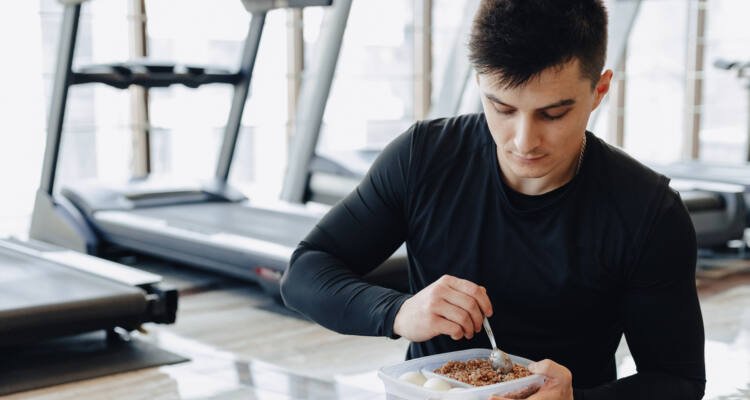Quantidade certa de carboidratos define desempenho na corrida, diz nutricionista - Imagem do artigo