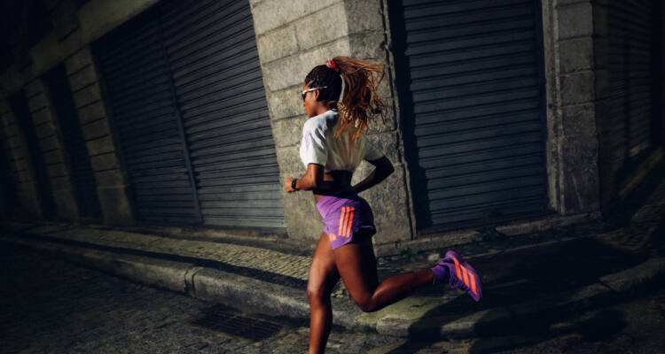 Adidas lança coleção oficial da Maratona do Rio 2026 com o maior portfólio já criado para o evento - Imagem do artigo original